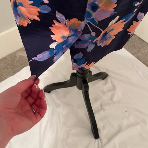 Limited brand floral skirt with pockets!!! - Picture 6 of 7